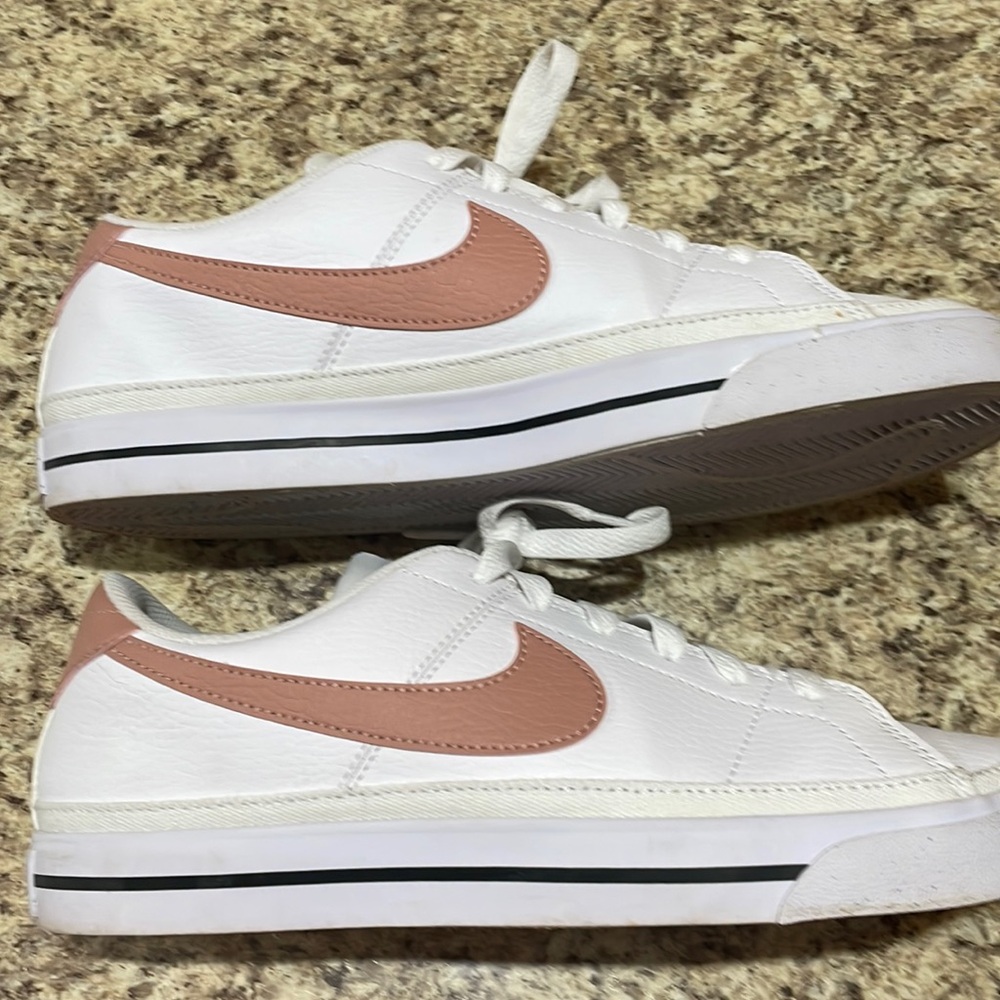 Nike Legacy size 9